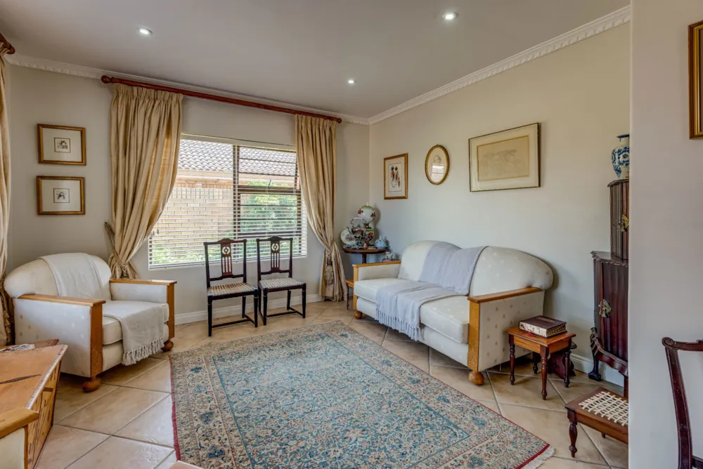 Security complex home sold in Summerstrand - 1PLZ1729291