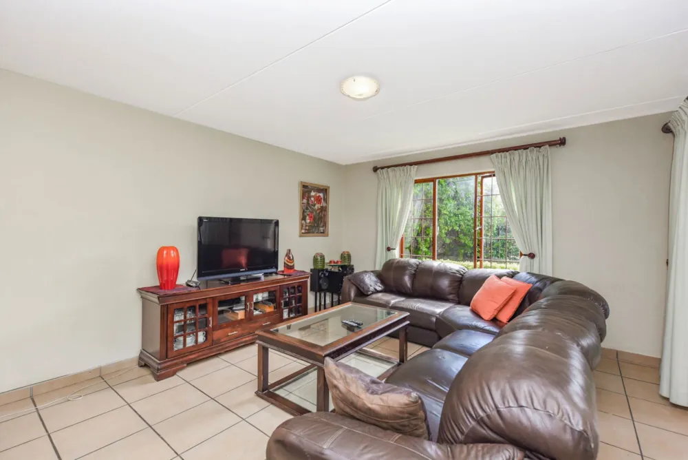 Cluster sold in North Riding - FW1729382