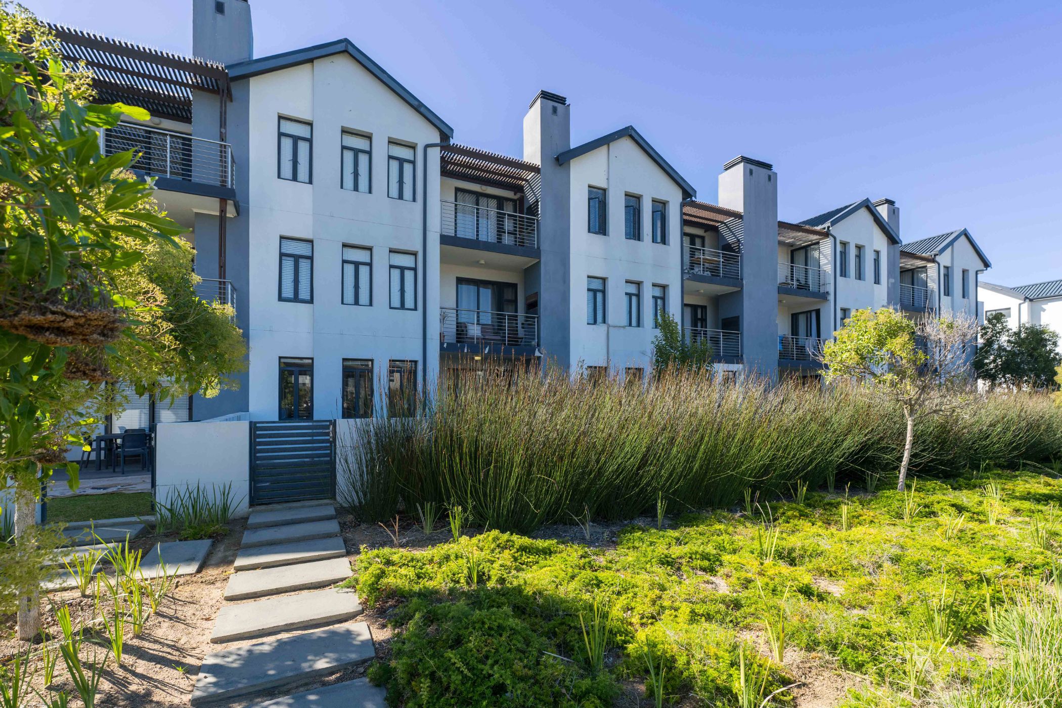 Apartment for sale in Somerset West - SW1729816