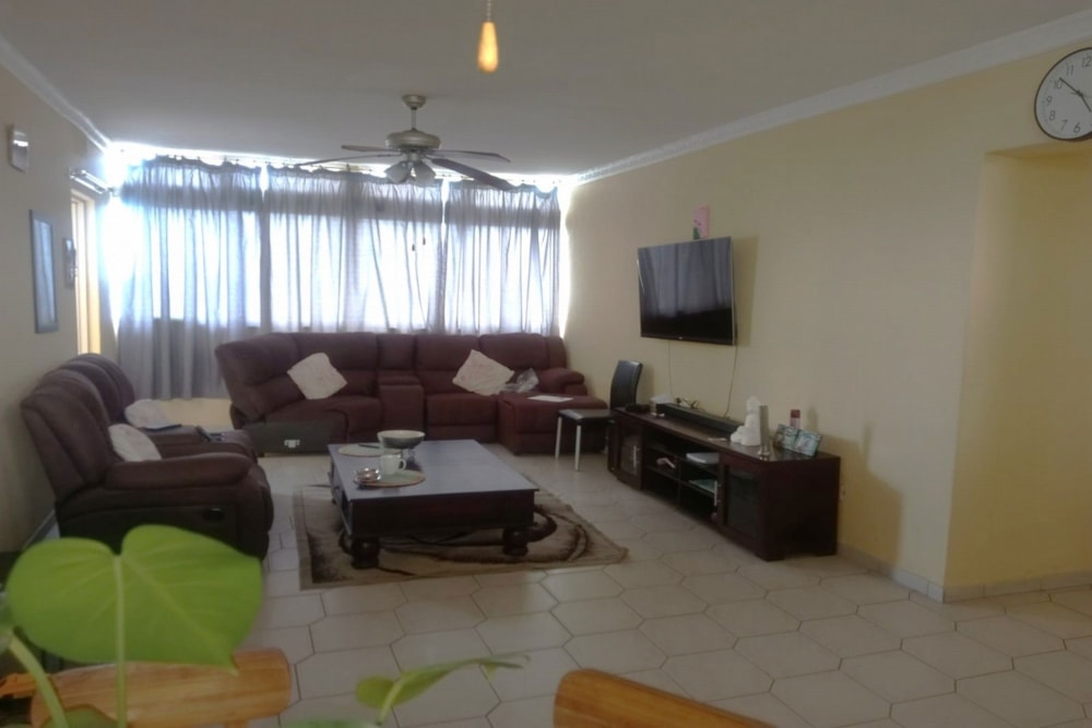 Apartment for sale in Amanzimtoti - 1WB1730717 Apartment for sale in Amanzimtoti - 1WB1730717