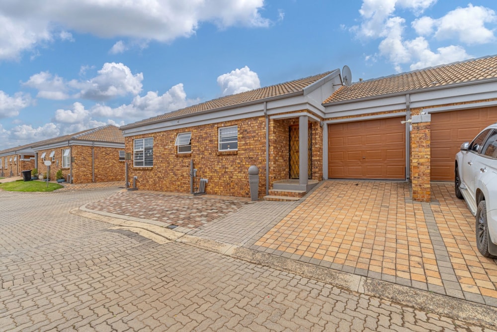 Apartment for sale in Bartlett - BOK1731547