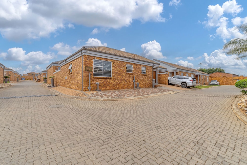 Apartment for sale in Bartlett - BOK1731547