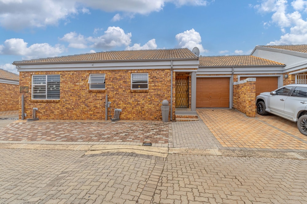 Apartment for sale in Bartlett - BOK1731547