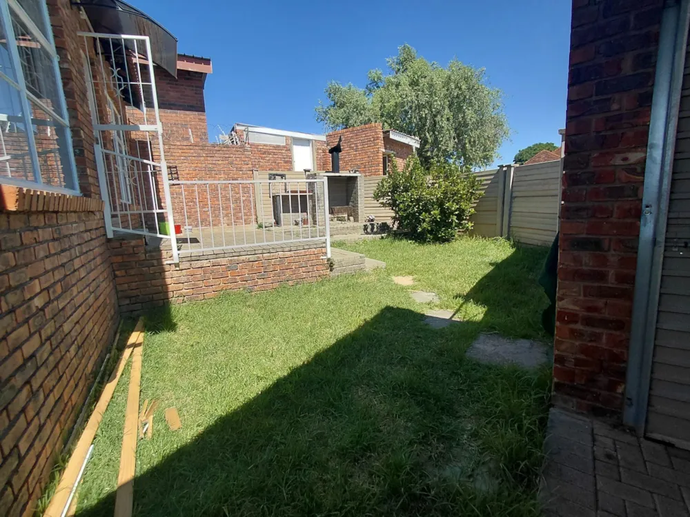 Townhouse for sale in Langenhovenpark - 1BX1728964 Townhouse for sale in Langenhovenpark - 1BX1728964