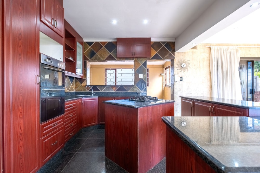 House for sale in Athlone Park - 1WB1730857 House for sale in Athlone Park - 1WB1730857