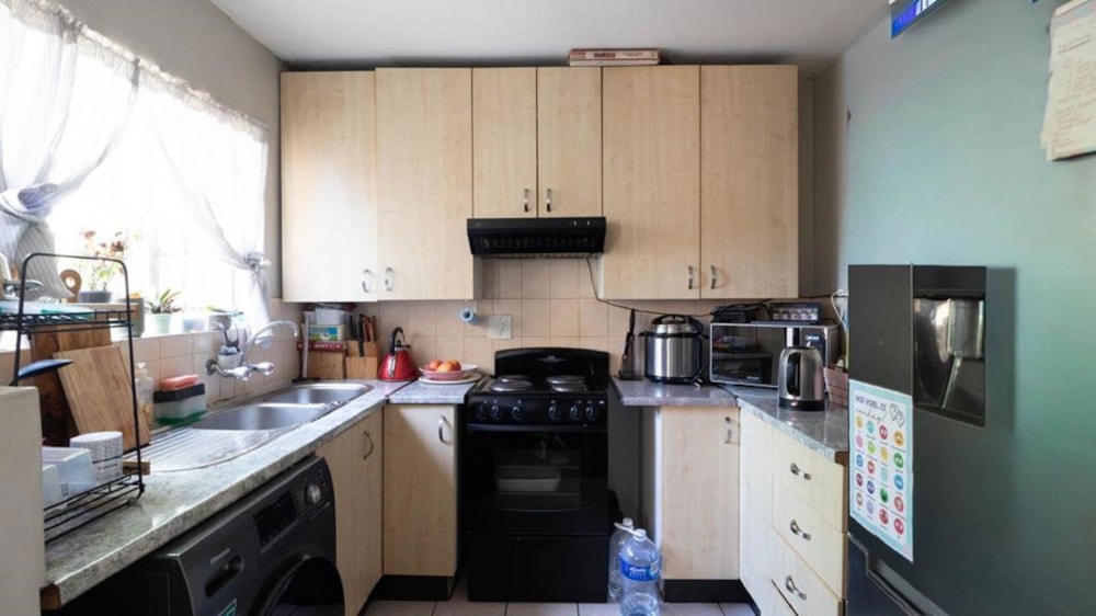 Townhouse for sale in Van Riebeeck Park, Kempton Park - KTP1729189