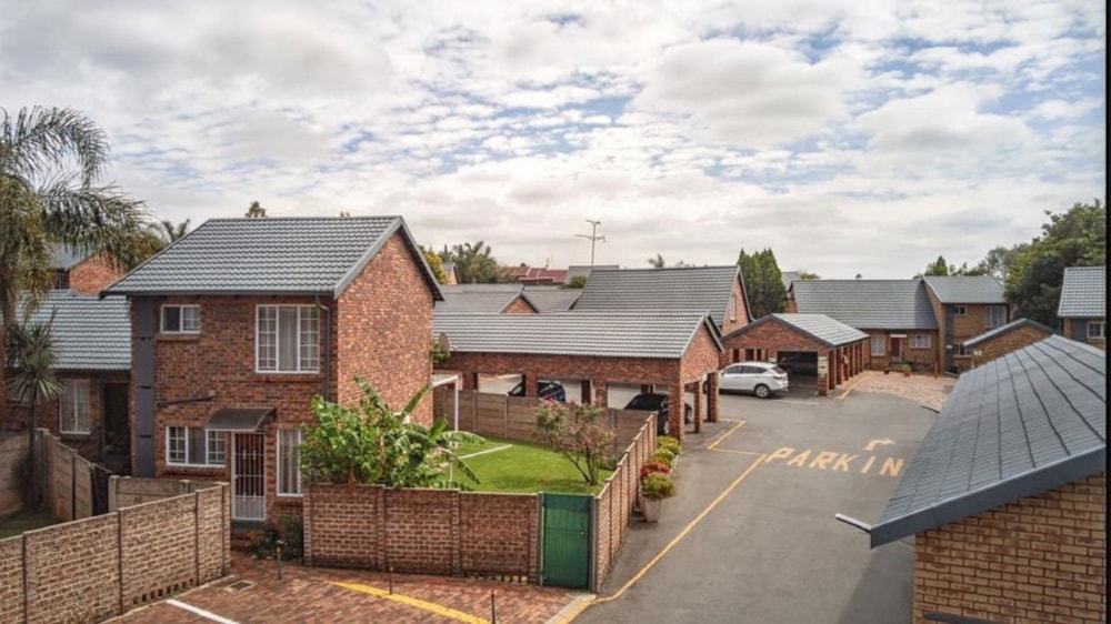 Townhouse for sale in Van Riebeeck Park, Kempton Park - KTP1729189