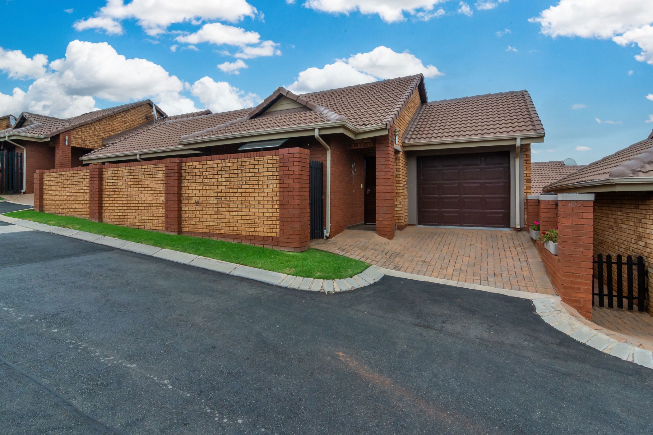 Single-storey retirement home for sale in Featherbrooke Hills Retirement Village - 1KR1731529