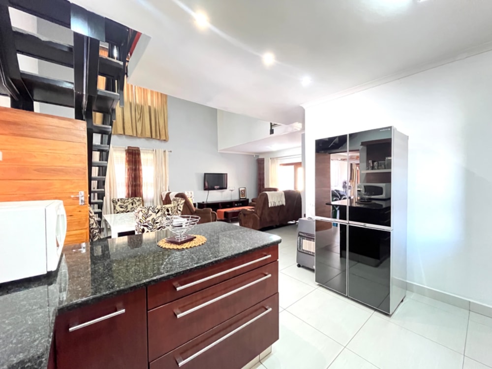 Townhouse for sale in Bendor Park - 1PS1729829 Townhouse for sale in Bendor Park - 1PS1729829