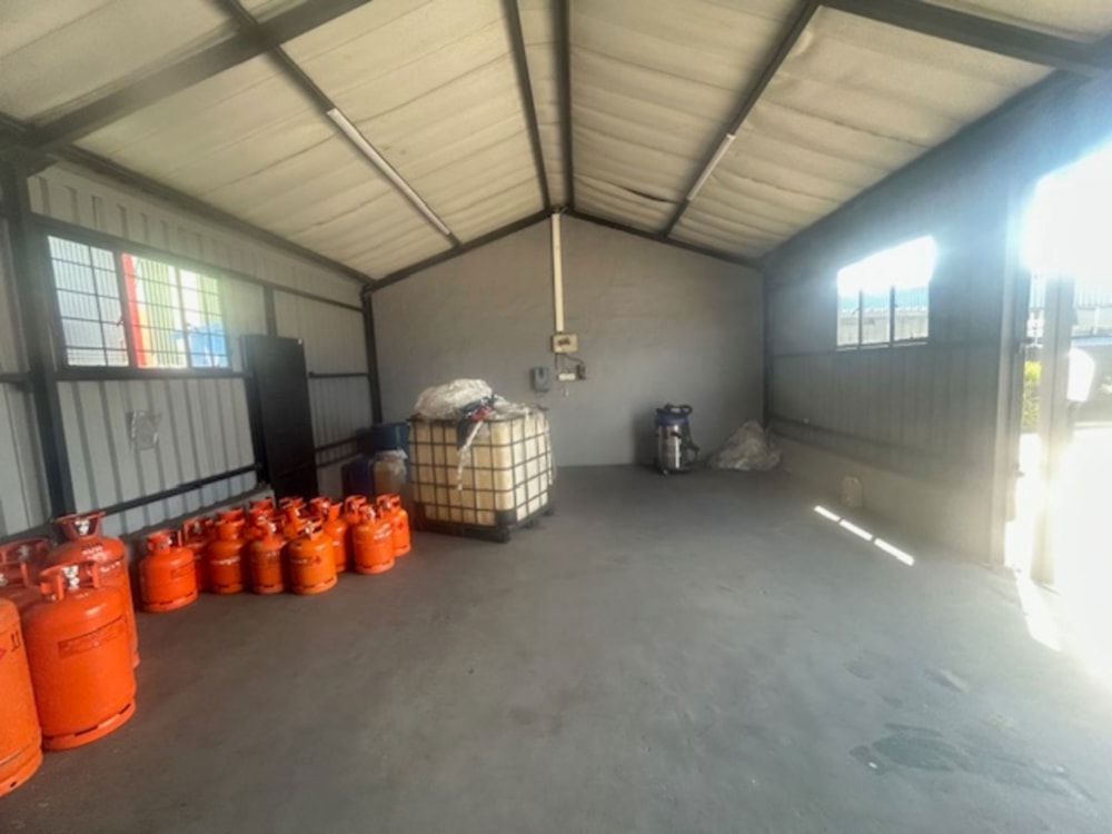 Commercial industrial property to rent in Alton - 1RY1728990