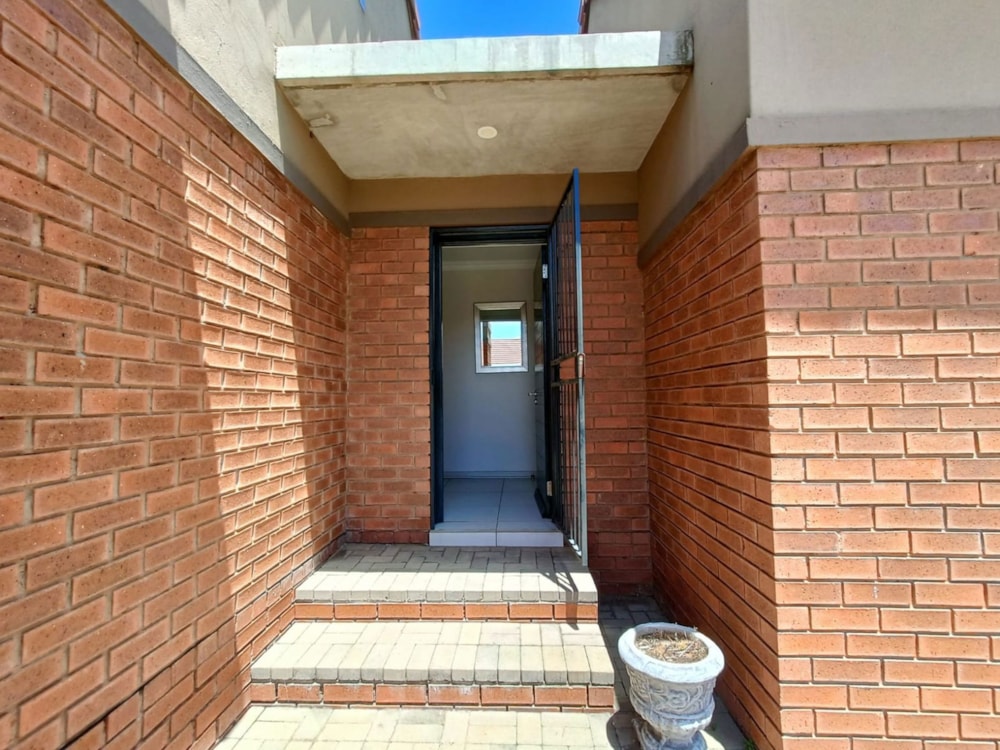 Townhouse for sale in Wild Olive Estate - 1BX1729395