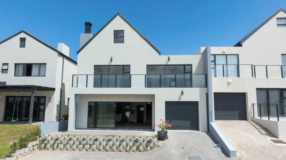 House for sale in Hartenbos Heuwels - 1MB1730198 House for sale in Hartenbos Heuwels - 1MB1730198