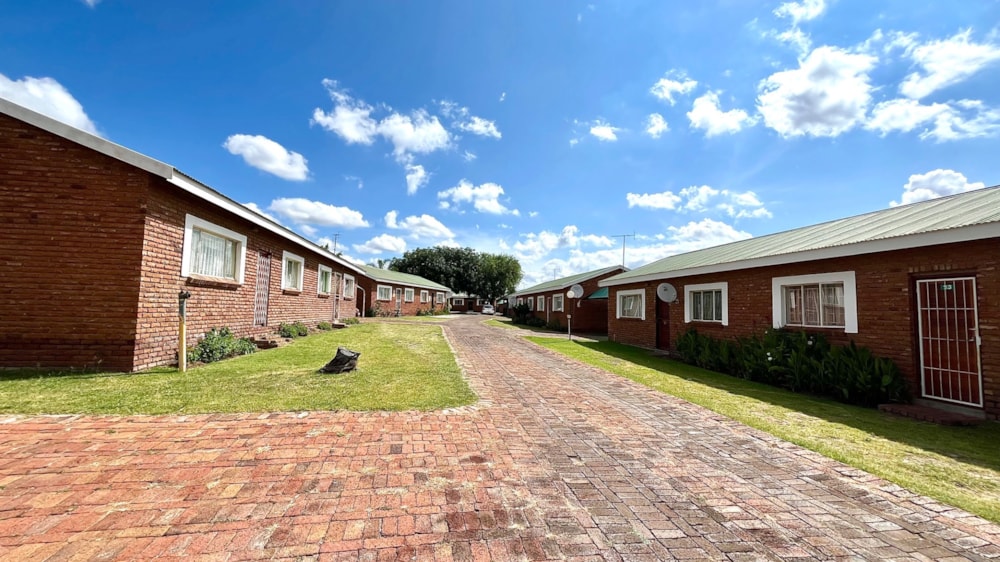 Townhouse for sale in Bendor Park - 1PS1731367 Townhouse for sale in Bendor Park - 1PS1731367