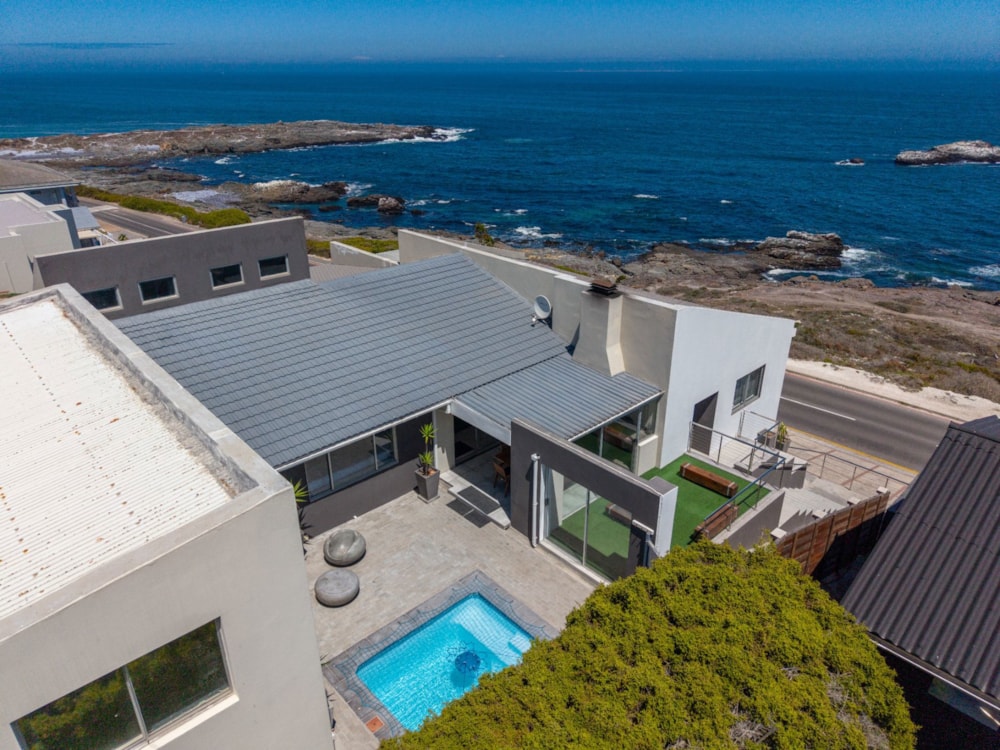 House for sale in Yzerfontein - LA1729822 House for sale in Yzerfontein - LA1729822