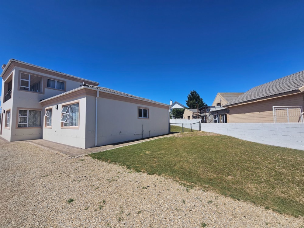 House for sale in Country Club - LA1676207