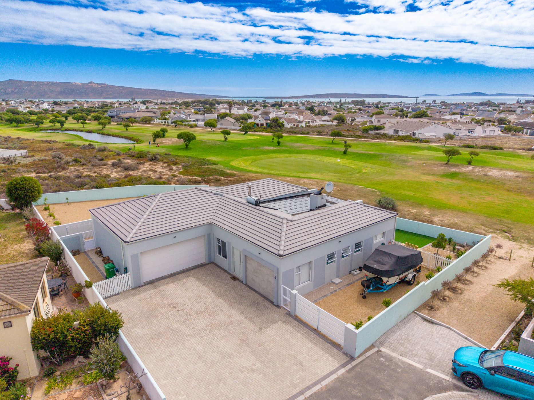 House for sale in Country Club - LA1730492