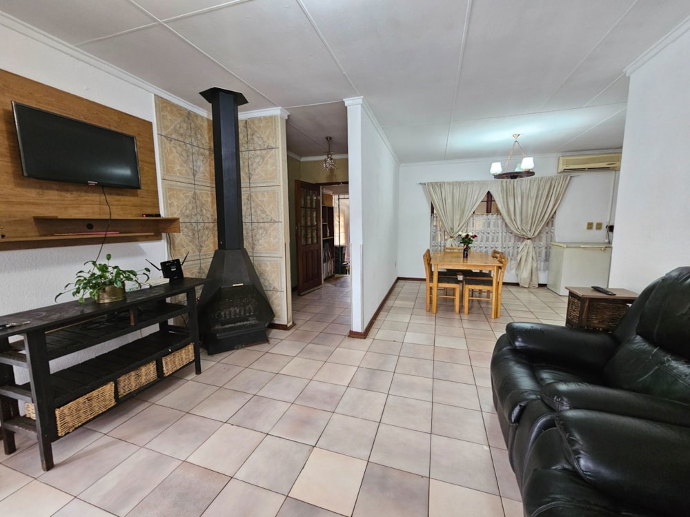 House for sale in Rensburg - 1SP1731023 House for sale in Rensburg - 1SP1731023