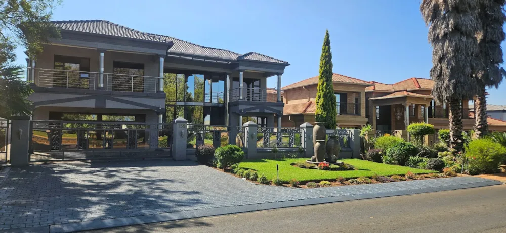 House for sale in Helderwyk Estate - 1BJ1730009 House for sale in Helderwyk Estate - 1BJ1730009
