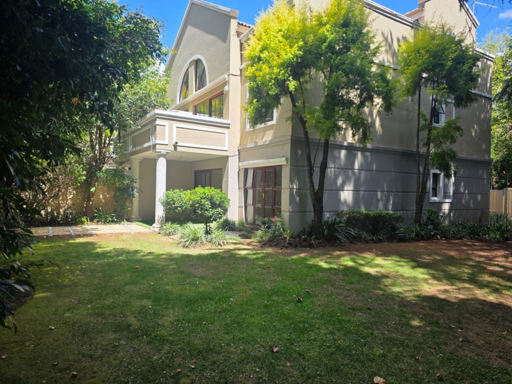 Apartment to rent in Saxonwold - JBL1730099