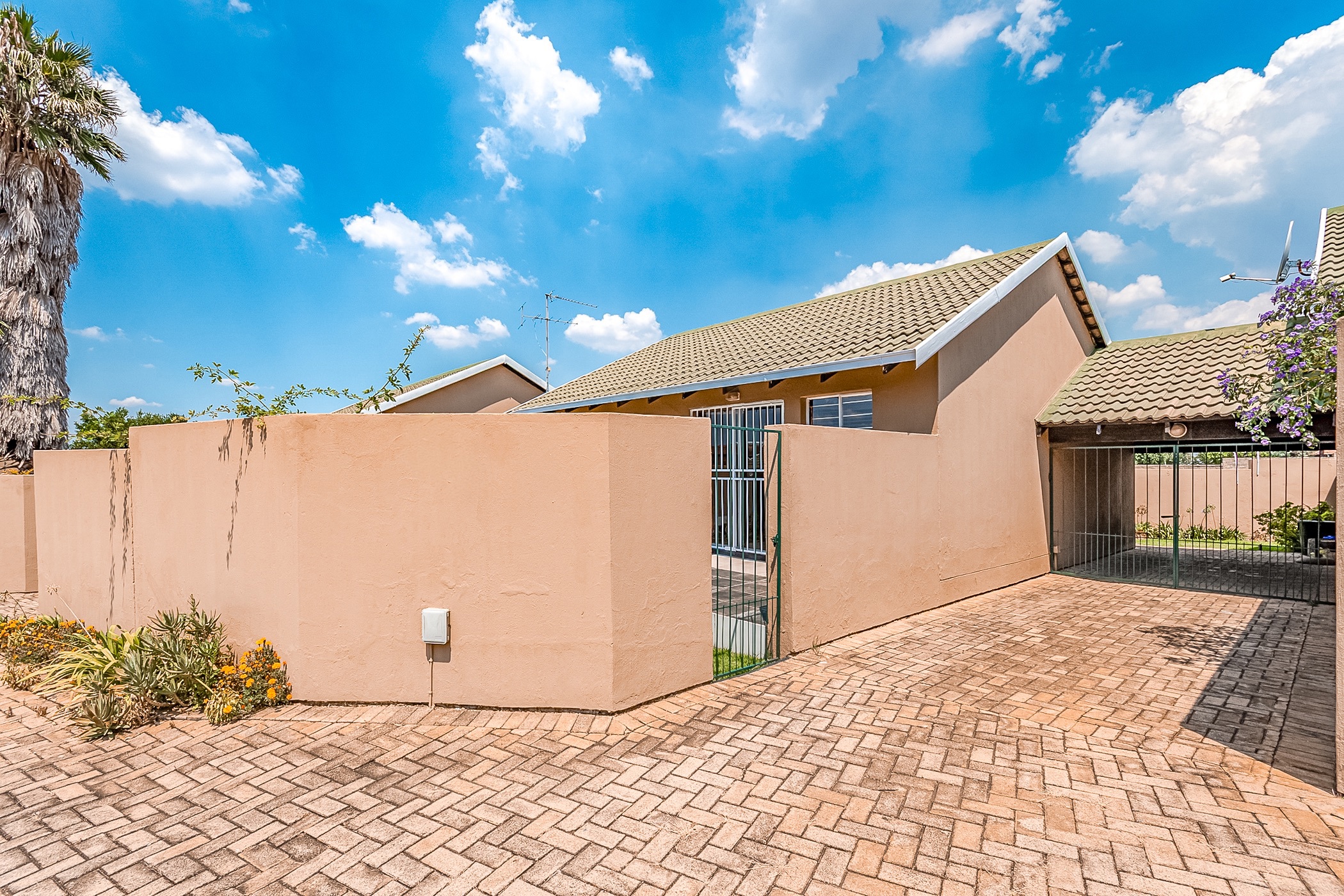 Townhouse for sale in Sundowner - RAN1729236