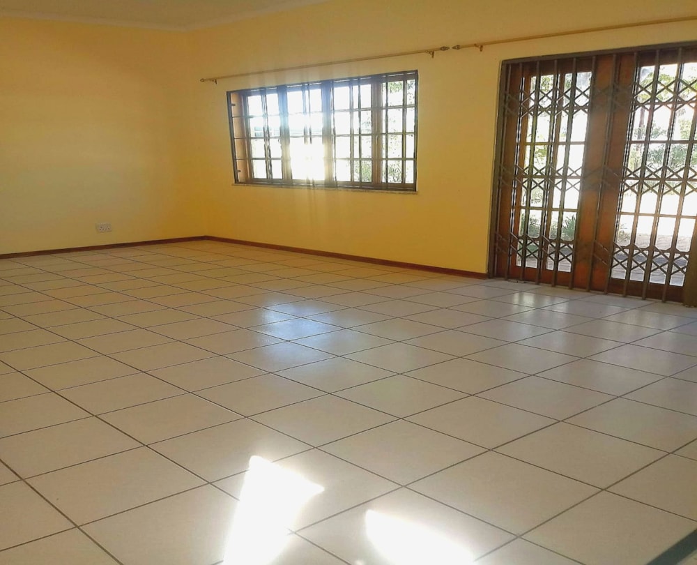 Commercial office to rent in Mondeor - 1GV1730278