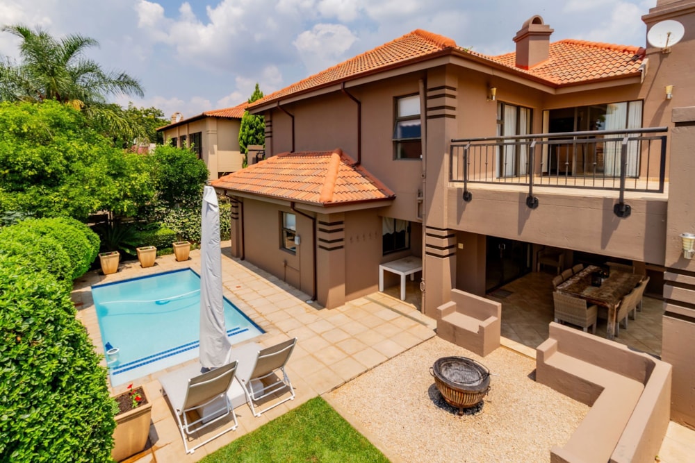 Double-storey house for sale in Pecanwood - 1HR1732159 Double-storey house for sale in Pecanwood - 1HR1732159