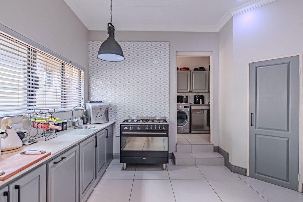 House for sale in Waterkloof Glen - PT1730494 House for sale in Waterkloof Glen - PT1730494