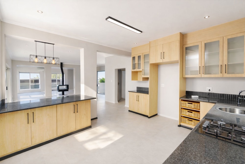 Security estate home for sale in Willow Acres - PT1729964 Security estate home for sale in Willow Acres - PT1729964