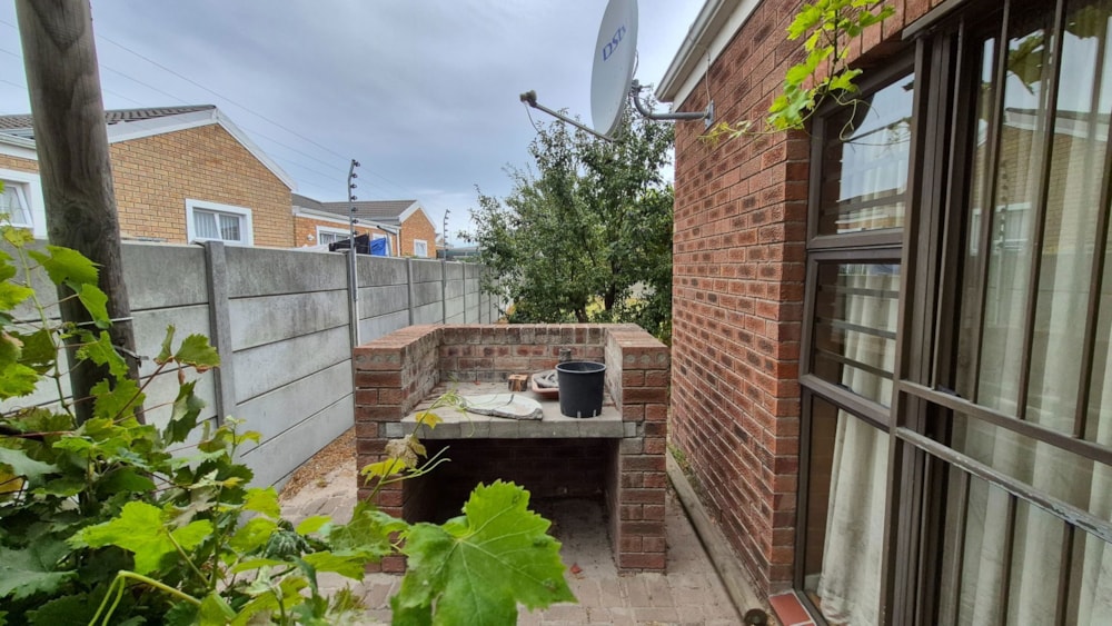 House for sale in Vredelust, Kuils River - 1KV1729593