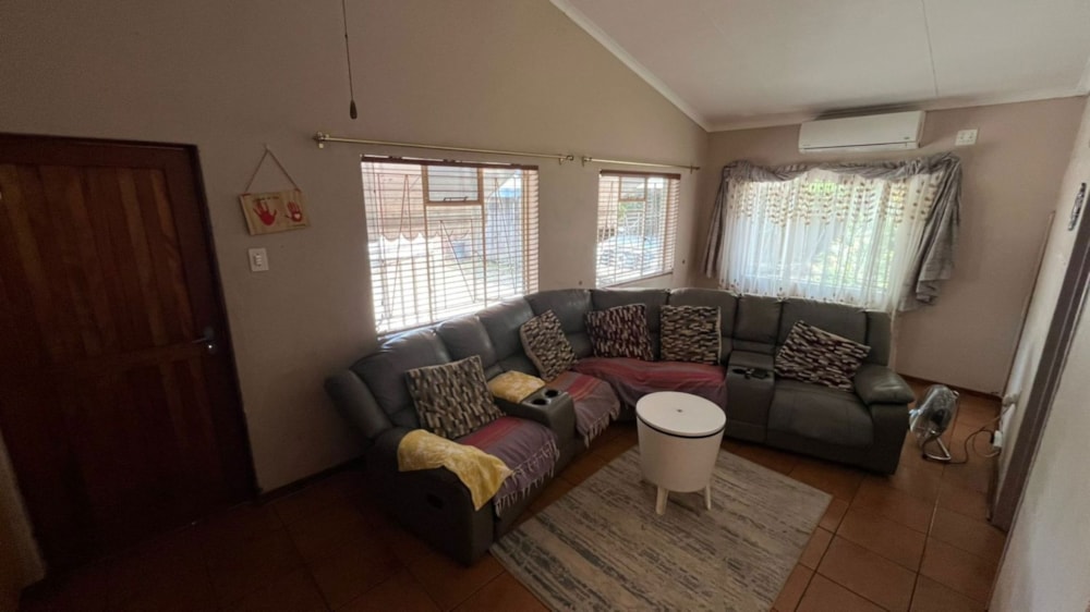 Apartment to rent in Phalaborwa - 1PW1729315