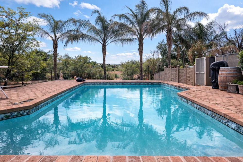 House for sale in Wesbank, Oudtshoorn - 1OU1720303