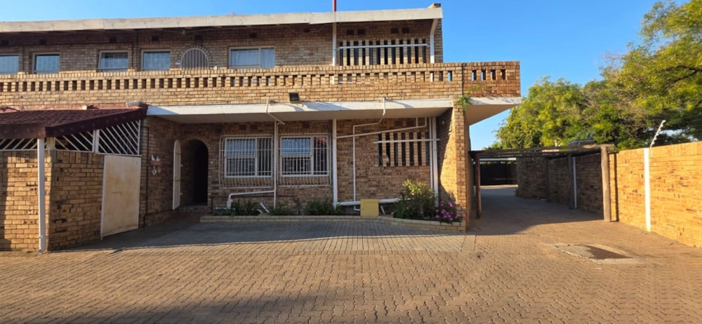 Townhouse for sale in Dagbreek, Welkom - 1WM1729616
