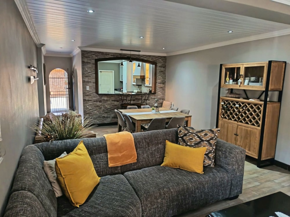 Townhouse for sale in Dagbreek, Welkom - 1WM1729616 Townhouse for sale in Dagbreek, Welkom - 1WM1729616