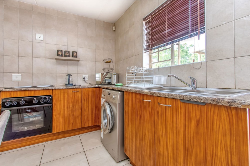 Townhouse for sale in North Riding - FW1728742