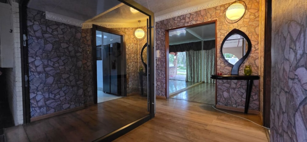 House for sale in Jim Fouche Park - 1WM1730085 House for sale in Jim Fouche Park - 1WM1730085