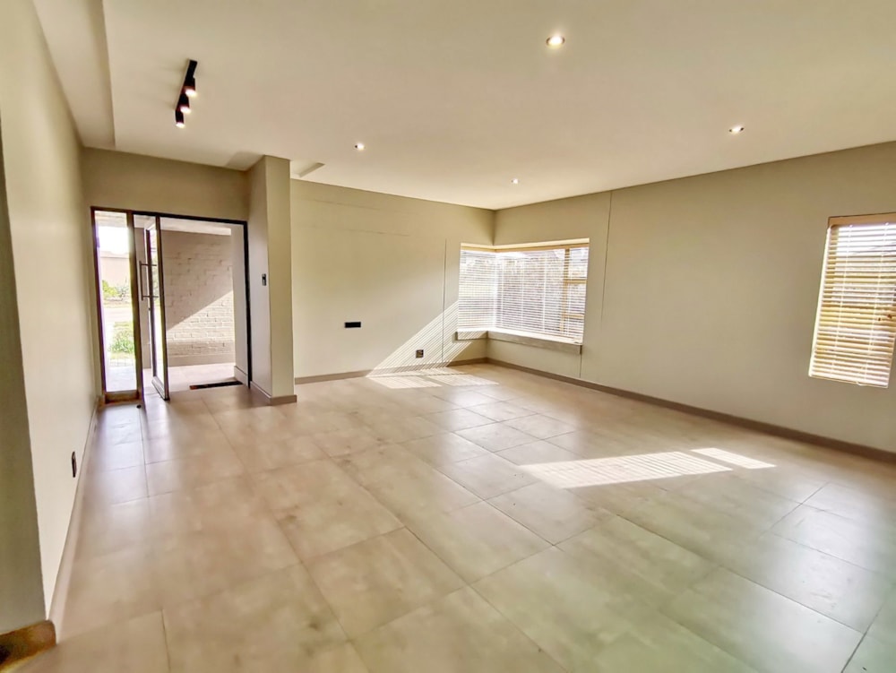 House for sale in Paradise Coast - 1MB1725266