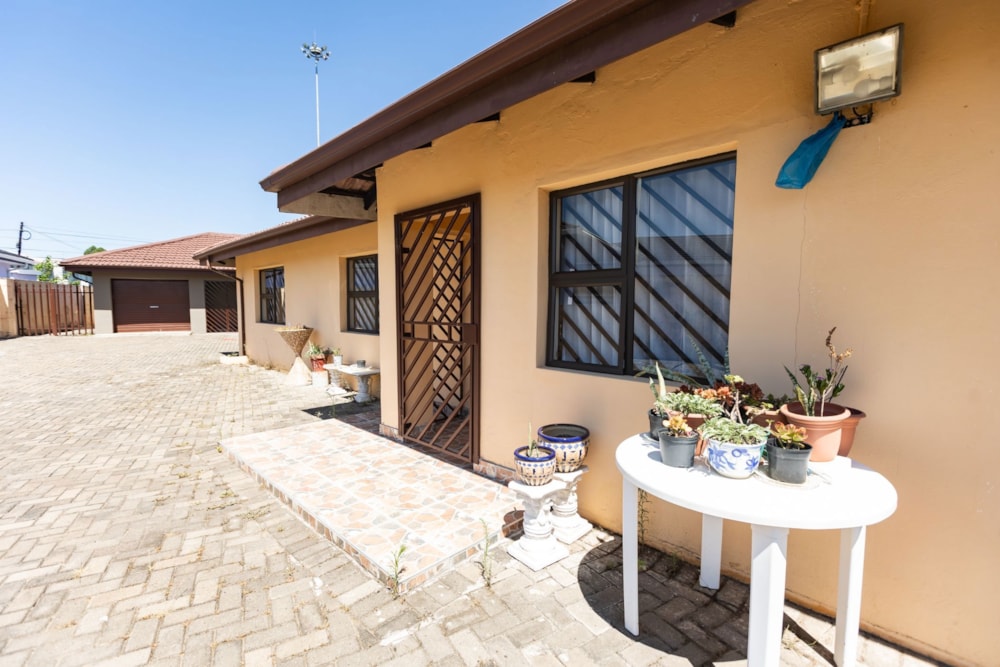 House for sale in Lennoxton - 1NW1722920