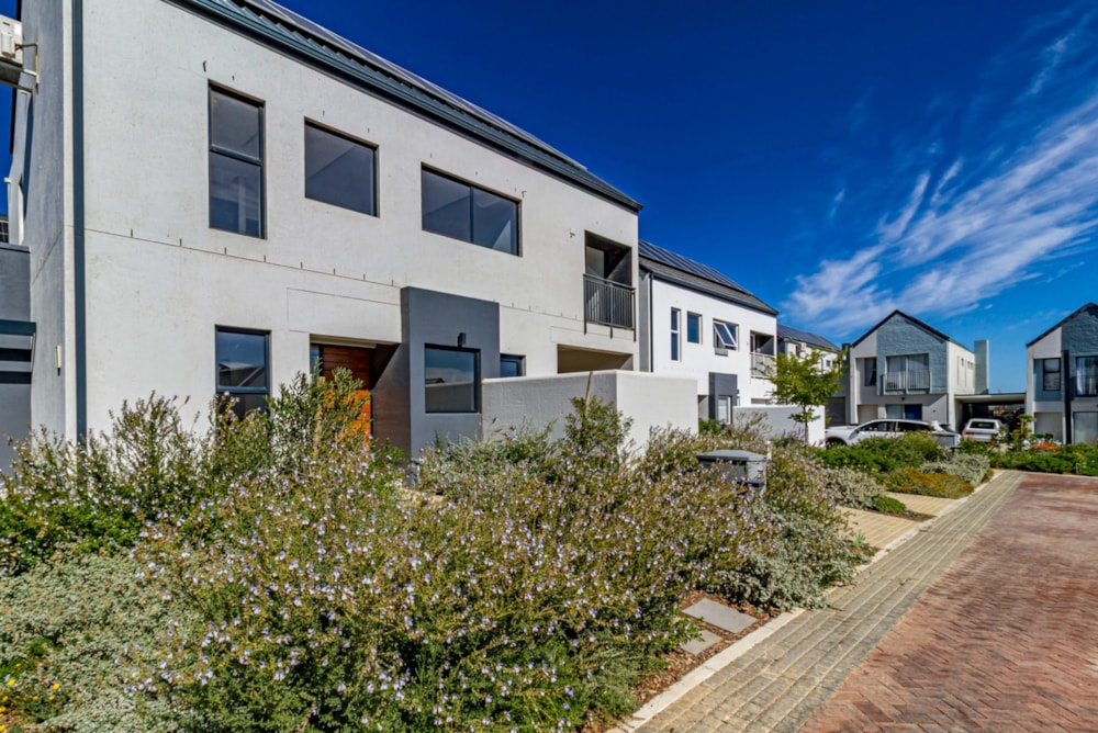 Security estate home to rent in Newinbosch - STL1725721