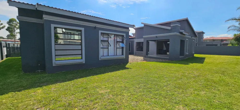 House for sale in Helderwyk Estate - 1BJ1730757 House for sale in Helderwyk Estate - 1BJ1730757