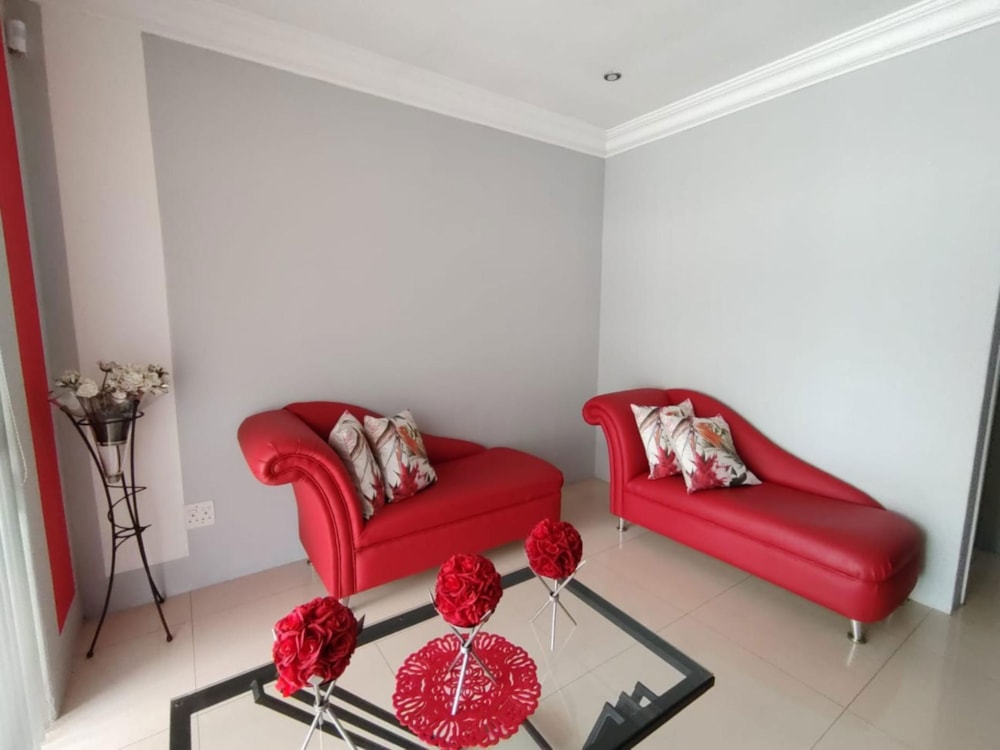 House for sale in Mackenzie Park - EN1729324