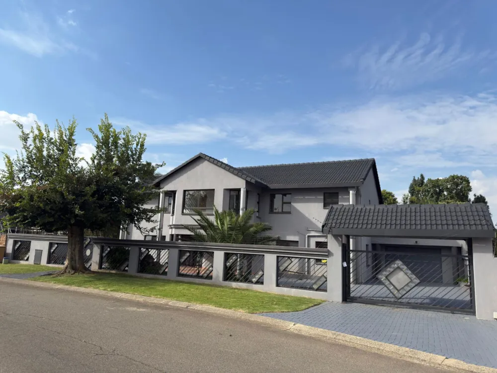 House for sale in Mackenzie Park - EN1739487 House for sale in Mackenzie Park - EN1739487