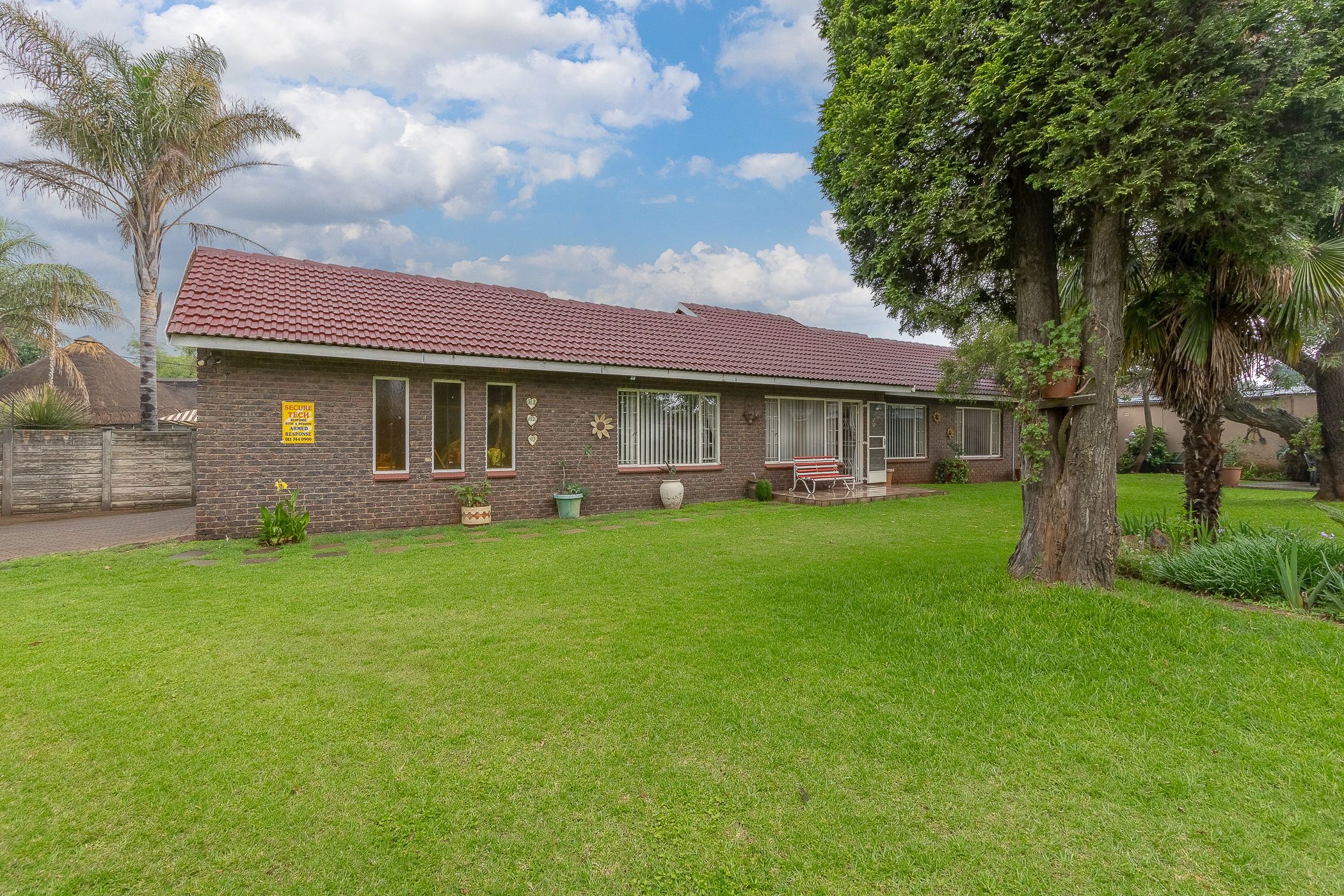 House for sale in Brenthurst - 1BJ1700264