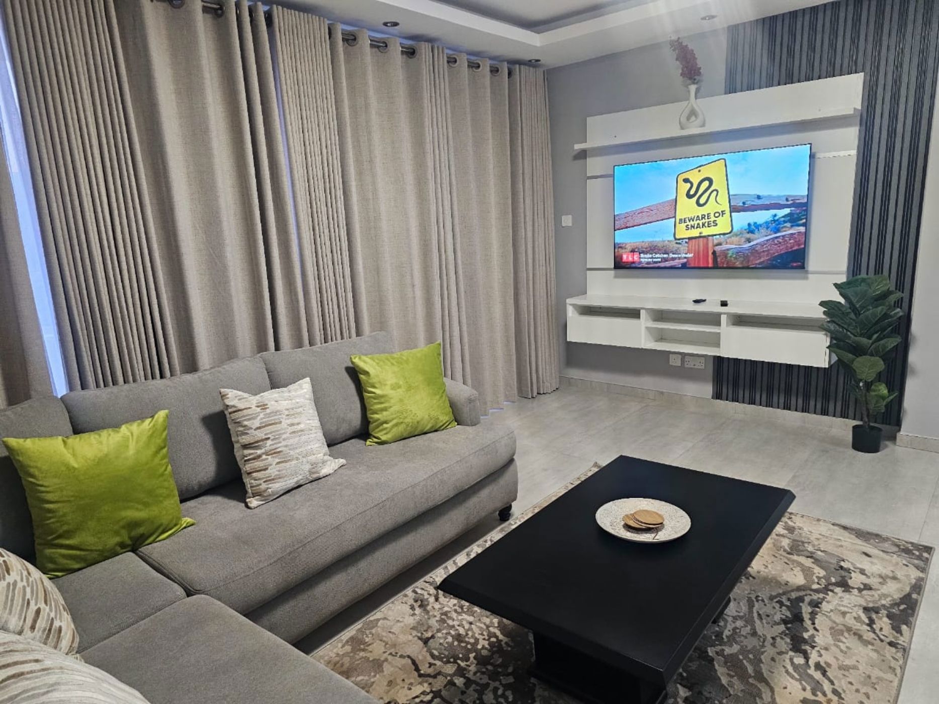 Apartment to rent in Borrowdale, Zimbabwe - 3ZB1709052