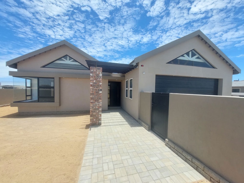 House for sale in Mile 4, Namibia - 3NM1709234 House for sale in Mile 4, Namibia - 3NM1709234