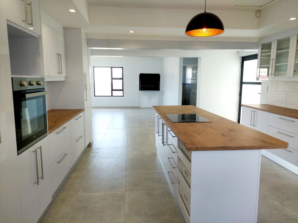 House for sale in Mile 4, Namibia - 3NM1709234 House for sale in Mile 4, Namibia - 3NM1709234