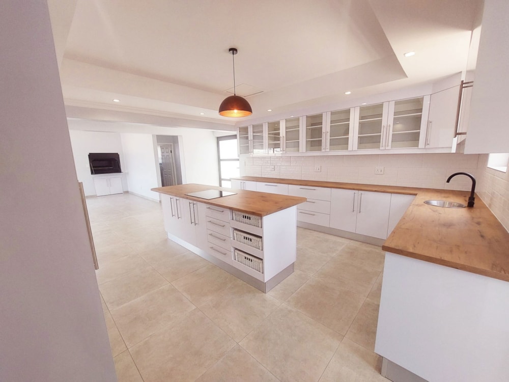 House for sale in Mile 4, Namibia - 3NM1709234 House for sale in Mile 4, Namibia - 3NM1709234