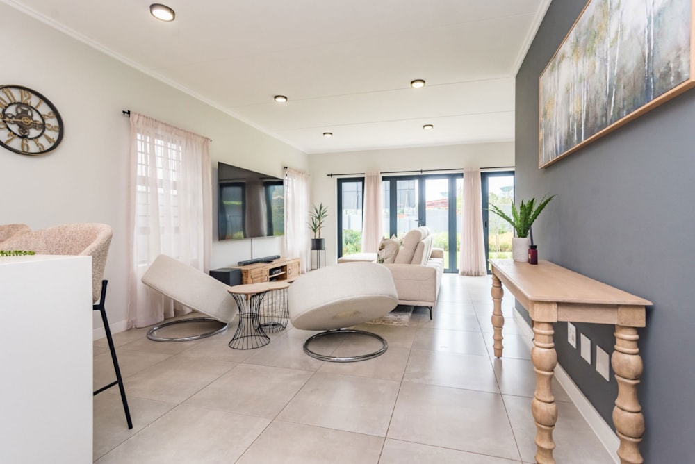 Security estate home to rent in Pinehaven - 1KR1728938