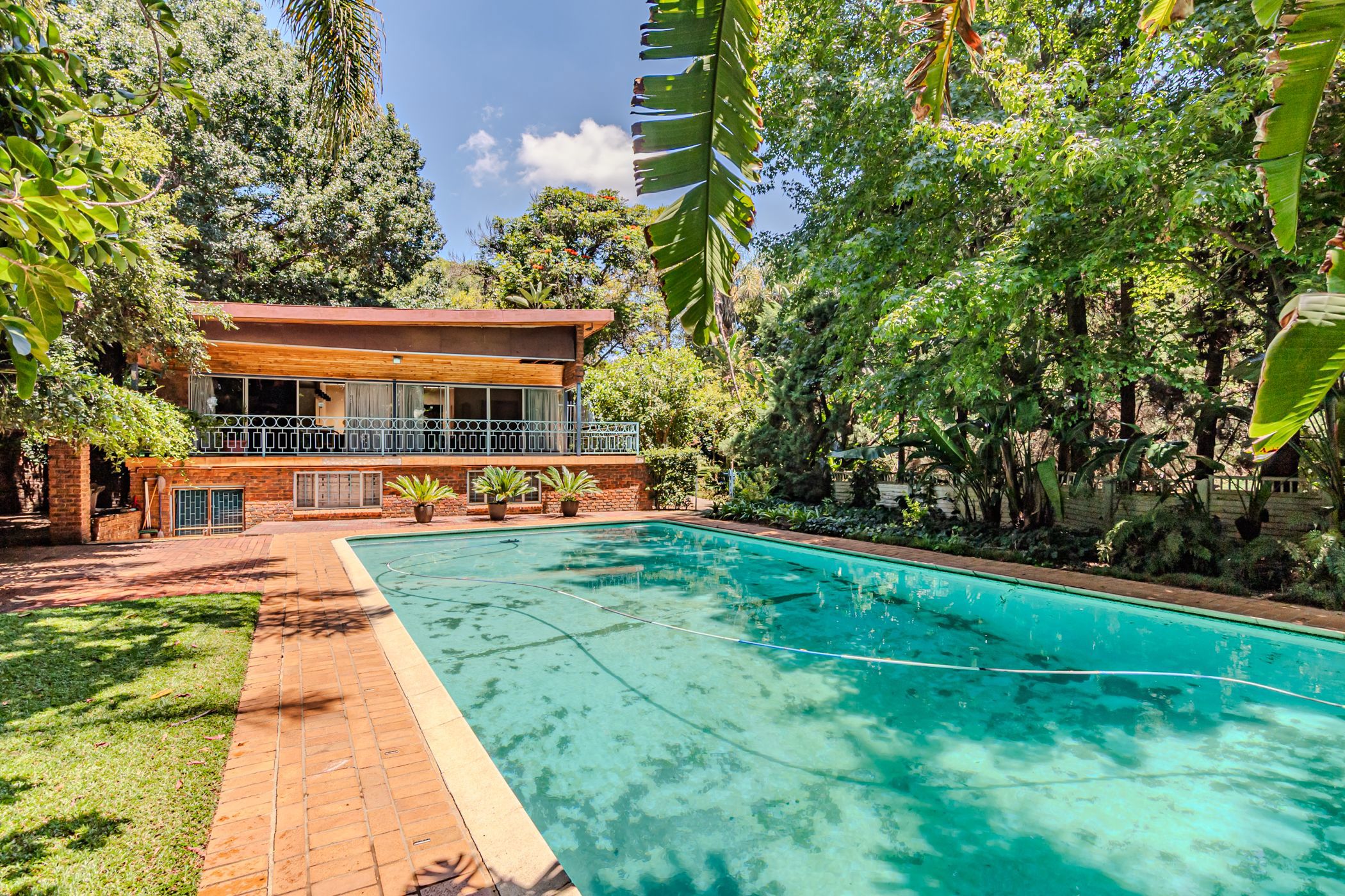 Smallholding for sale in Shere AH - PT1728432