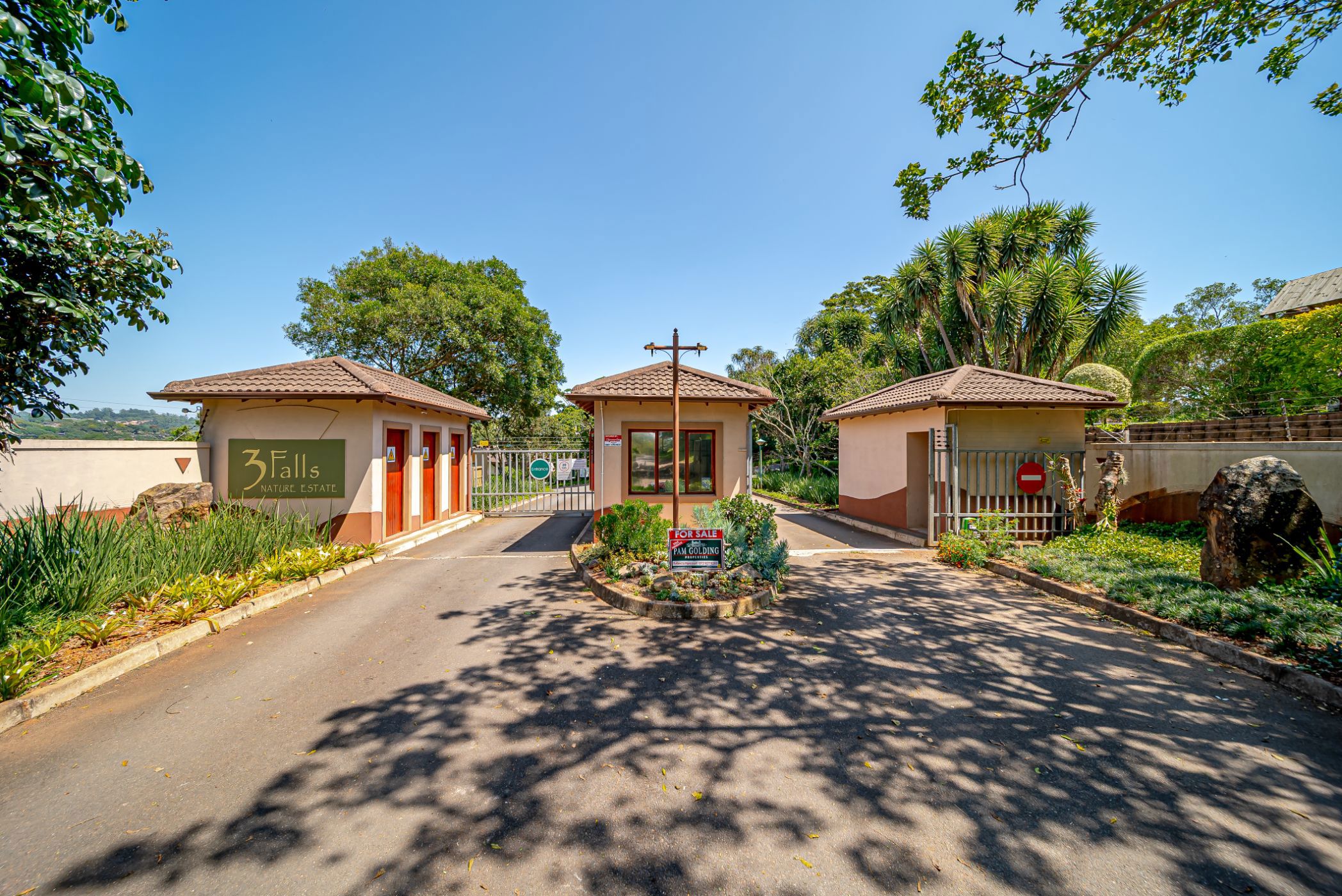 Townhouse for sale in Waterfall, Upper Highway - 1KF1728573