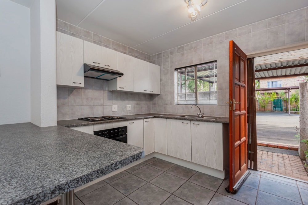 Townhouse for sale in Bromhof - RAN1730478